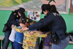 Cecina: la Polizia di Stato incontra le scuole elementari per dire NO al bullismo