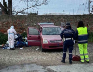 Prosegue l'impegno della Polizia Municipale di Livorno per garantire il mantenimento del decoro urbano e la libera fruibilit&agrave; degli spazi pubblici