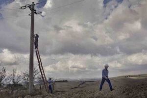 Cecina: intervento notturno di Enel per rinnovo linea e sostituzione pali, chiusura temporanea tratto Aurelia