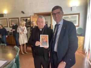 Il vescovo di Livorno, Simone Giusti, in visita all'AdSP. Benedizione pasquale ai dipendenti