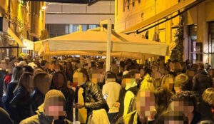 Via Cambini, notte di schiamazzi e folla: i residenti chiedono una soluzione (Audio)