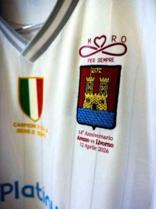 Livorno ricorda Morosini nel derby con l’Arezzo la maglia speciale “Moro per Sempre”