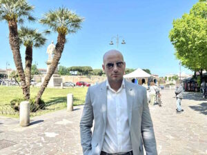 Piazza Garibaldi, Palumbo (FdI):  prima di pedonalizzare abbattere le baracchine e recuperare i parcheggi