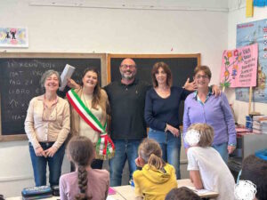 “Giornalisti per un giorno”: le classi quinte della primaria “Nazario Sauro” a colloquio col Sindacao Paoli e il Dirigente Scolastico