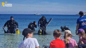 Portoferraio, il Roan di Livorno partecipa all'operazione Mare Pulito