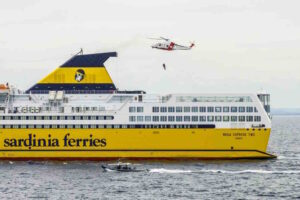 Soggetto armato in stato di agitazione su traghetto Mega Express Two, successo per la maxi esercitazione