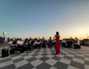 La Banda Città di Livorno e la Fabry Rose Dance ASD alla Terrazza Mascagni per il centenario del Palio Marinaro