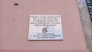 125 anni di Fiom, apposta targa in piazza dei Domenicani