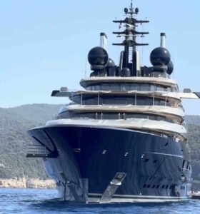ISOLA D'ELBA SUPER YACHT “LUMINANCE” E “BREAKTHROUGH” ALLA SPIAGGETTA SCAGLIERI - FOTO EZIO CAIROLI